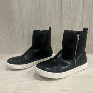 Cat & Jack Black Zip Up Sneaker Boots Size 5